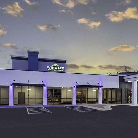 Отель Wingate By Wyndham Wichita Airport Экстерьер фото
