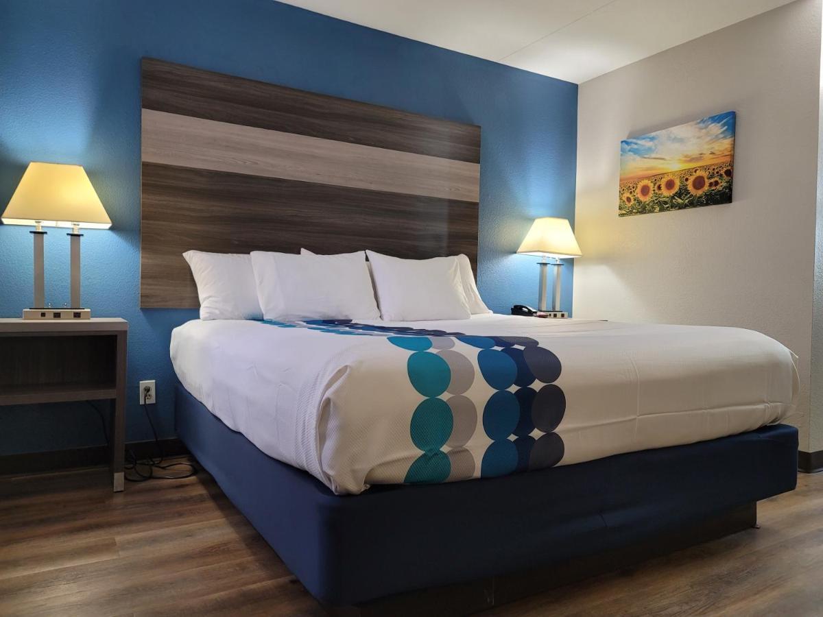 Отель Wingate By Wyndham Wichita Airport Экстерьер фото
