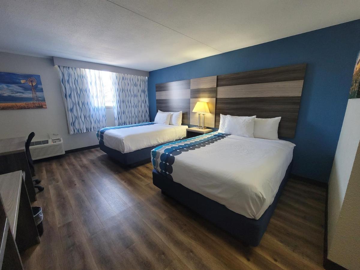 Отель Wingate By Wyndham Wichita Airport Экстерьер фото