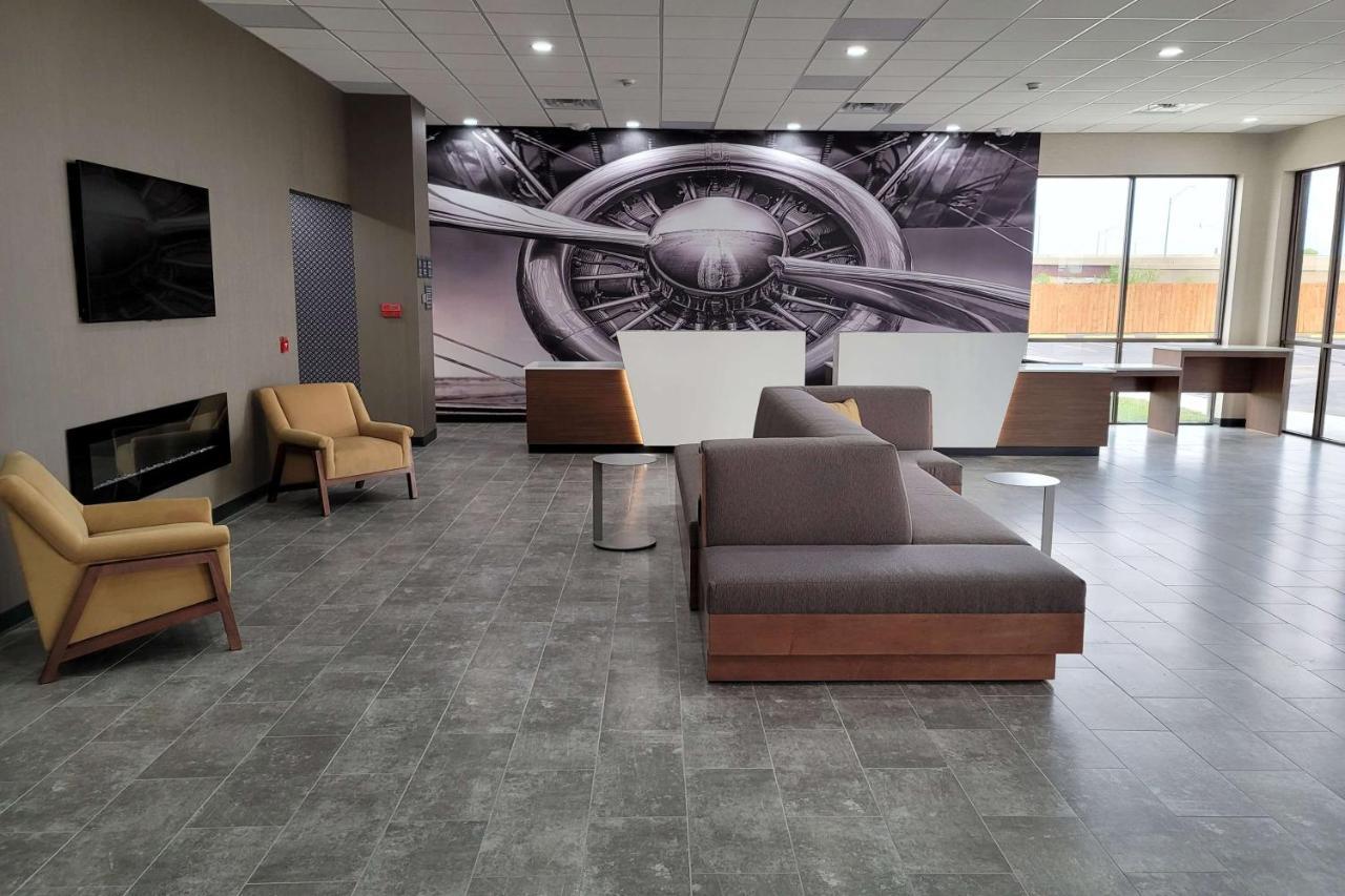 Отель Wingate By Wyndham Wichita Airport Экстерьер фото
