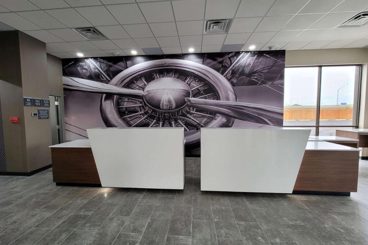 Отель Wingate By Wyndham Wichita Airport Экстерьер фото