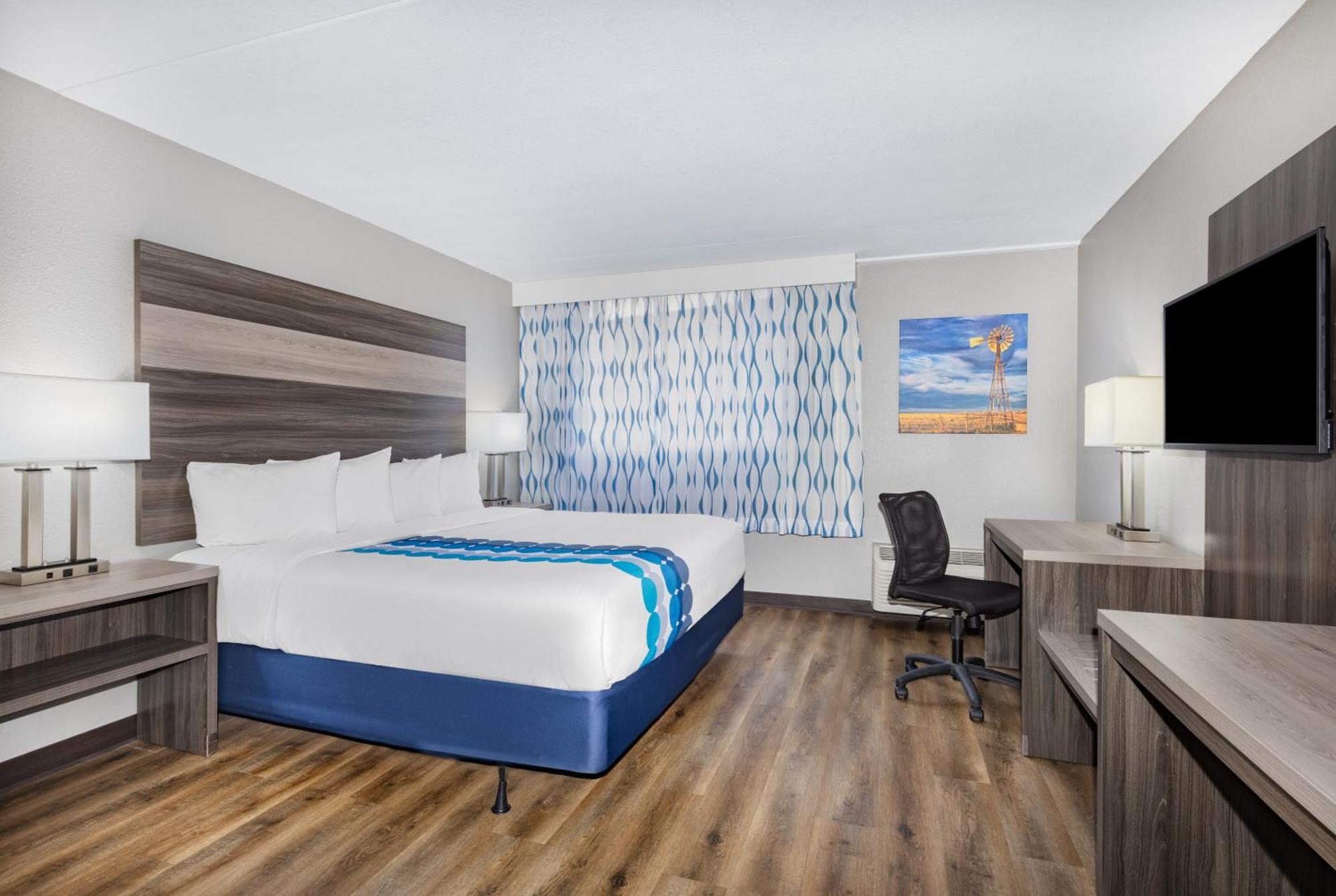 Отель Wingate By Wyndham Wichita Airport Экстерьер фото